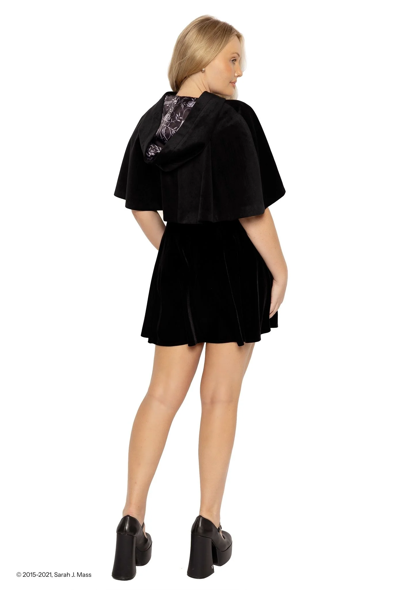 Shadowsinger Velvet Hooded Cape - Image 3